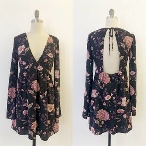 Forever 21 Black Purple Floral Flare Sleeve Witchy Boho Open Back Mini Dress SM